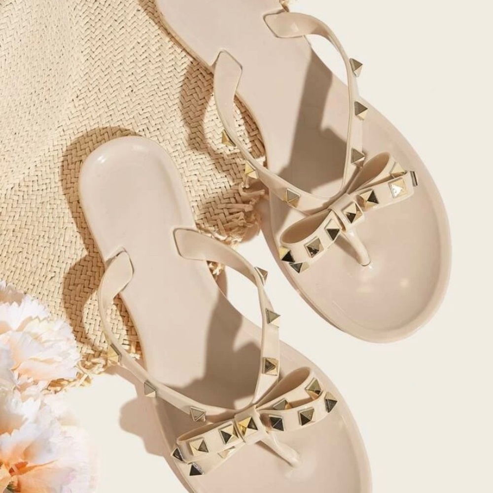 Nude sandals